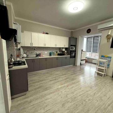 Продам 3-х комнатную квартиру с ремонтом в новом кирпичном доме. АОГВ