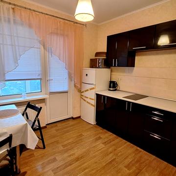 Бориса Гмирі вул., 12-Б