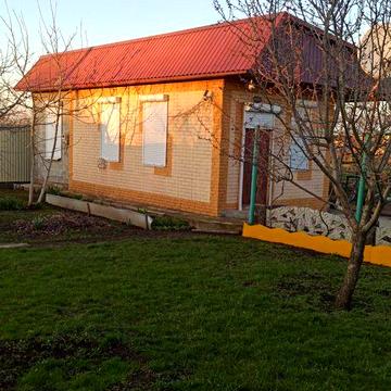 Продам будинок із земельною ділянкою 25 соток.