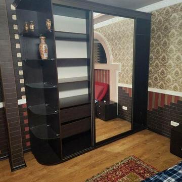 Шикарная однушка по Ватутина,на Универмаге.Оплата помесячно.Любой срок