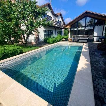 Оренда будинку з басейном новобудова