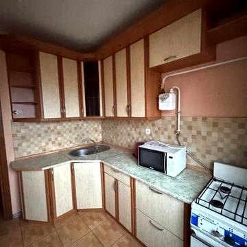 Василя Симоненка вул., 24