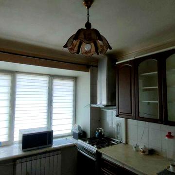 Центр Подола, вул. Оболонська, високий перший поверх, ГАЗ! Метро!