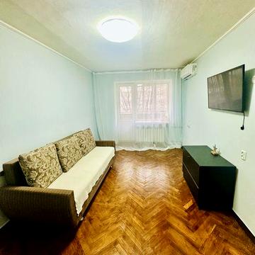 Продаж  1 кімнатної квартири, метро Дорогожичі.