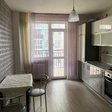 Залізнична вул., 15