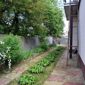 Дуже класний будинок, який повністю готовий до нових власників!