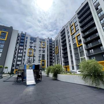 Героїв Крут вул. (Комунарів), 4/1б