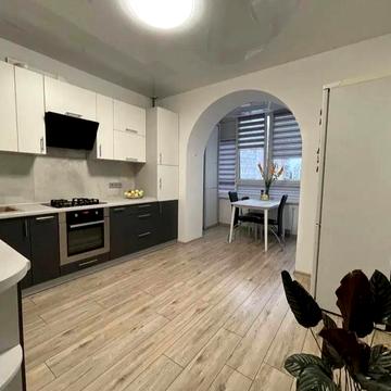 Староміська вул., 52а