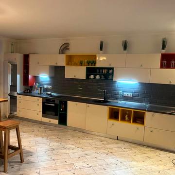 Миколи Бажана просп., 8-Б