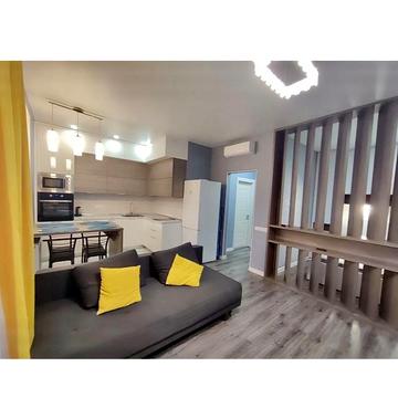 Михайлівська вул., 8