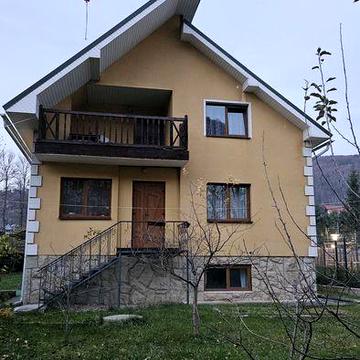 Продається будинок в центрі м. Яремче