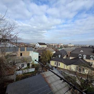 Увага !  Продам 1 кімнатну квартиру в центрі міста .