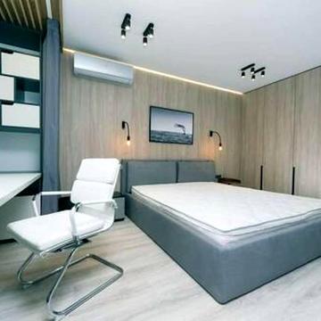 Академіка Глушкова просп., 9-Є