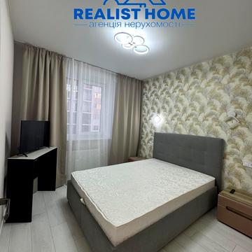 Машинобудівників вул., 27