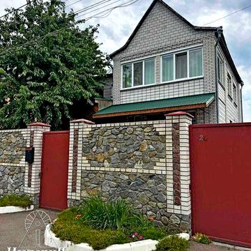 Продам будинок 210 кв.м.Ремонт.Всі комунікації.