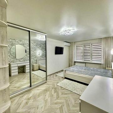 Зодчих 30 Квартира з хорошим ремонтом низький поверх газ тепла підлога