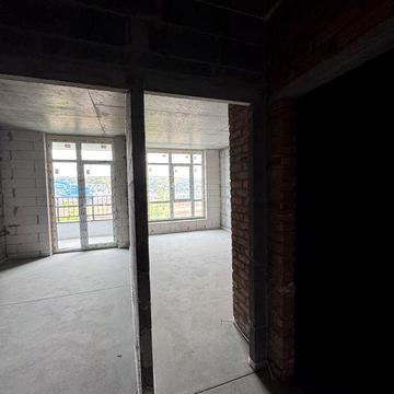 Продам однокімнатну квартиру поруч з Набережною