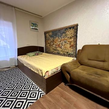 Європейська пл. (Катерининська), 21