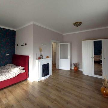 Вул Київська здам гарну нову 2 к квартиру паркомісце дворик