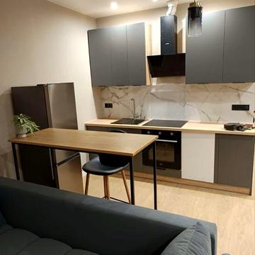 Здається велика студія ЖК Молодість