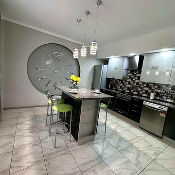 Кирило-Мефодіївська вул., 2