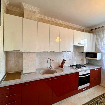 Всі держпрограми. Продаж 3-к квартири на вул.Бальзака