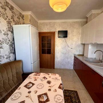 Всі держпрограми. Продаж 3-к квартири на вул.Бальзака