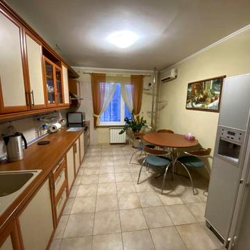 Здам трикімнатну метро Харківська проспект Бажана 36