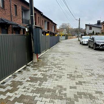 Оренда.  Таунхаус з гаражем в топовому районі