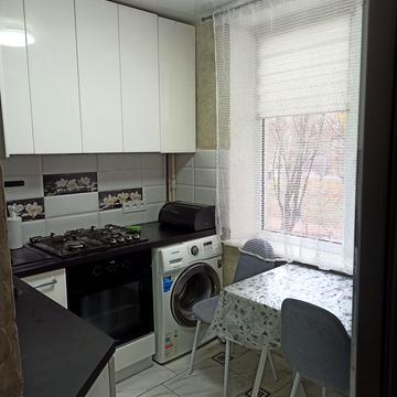 Нескорених вул., 33