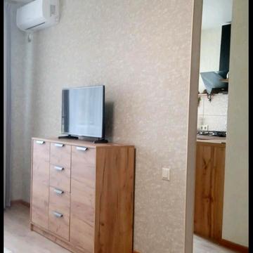 Космонавтів вул., 4