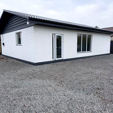 Новий будинок на Казбеті з газом в. Франка