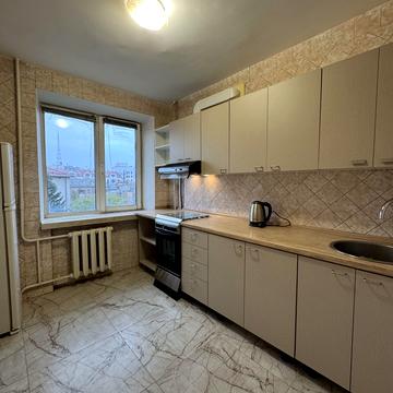 Почайнинська вул., 35