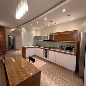 Павла Нірінберга вул. (Баумана), 10-Б