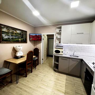 Володимирська вул., 1