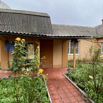 Продам будинок на два входи