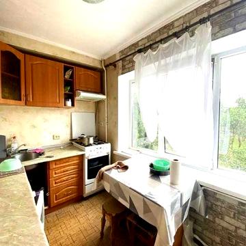 2 ком. кв. ул. Строителей, 11. Метро Дарница 10 мин. пешком. Газплита.