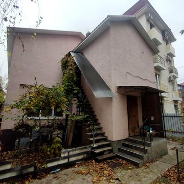 Львівська вул., 52