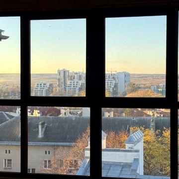 Видова 3к квартира,у зданому будинку в центрі міста!