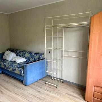 Нижньоюрківська вул., 13