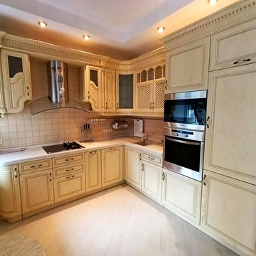 Прорізна вул., 13