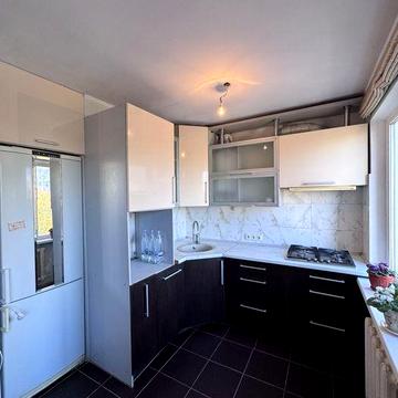 Продаж трикімнатної квартири вул. Хлібна