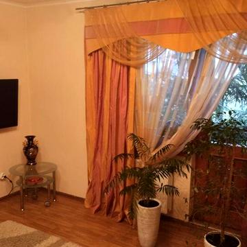 Продаж 6-ти кімнатної квартири у місті Ужгород.