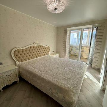 Продаю сучасну  3-ку в Корабельному районі біля Водолія