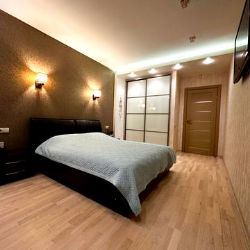 Вячеслава Чорновола вул., 60