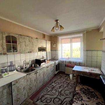 Продається трикімнатна квартира по вулиці Мазепи в місті Коломия.