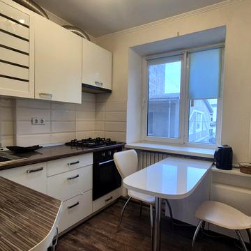 Вячеслава Чорновола вул., 5