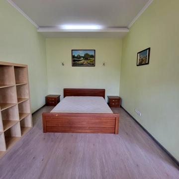 Мечникова вул. (Кловський), 10/2