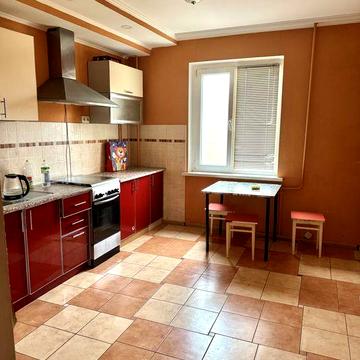 Продається 4 кімнатна квартира 7 поверх не кутова Долинська