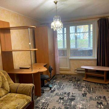 Нескорених вул., 32